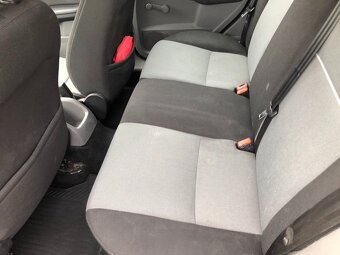 Ford Focus 1.6 - 10