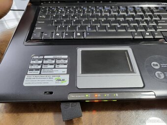 Prodám starší používaný funkční laptop Asus X59SLseri - 10