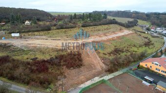 Prodej stavebního pozemku 862 m² v malebné obci Hoštice u Vo - 10