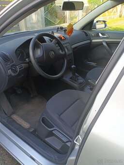 ŠKODA OCTAVIA 2 KOMBI , 2.0 FSI ,6 kvalt - 10