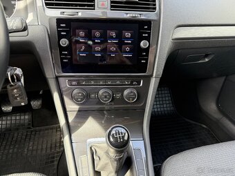 VW Golf 7 kombi 1,6Tdi 85kW r.v.2019 serviska 1.majitel - 10