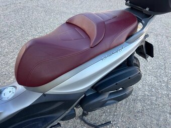 Piaggio Beverly 350 - 10