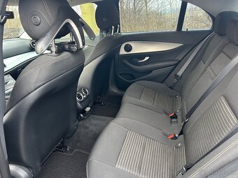 Mercedes-Benz E 220 D 4MATIC (4x4)-1.majitel - 10