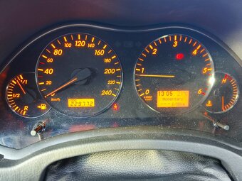 Toyota Avensis - 10