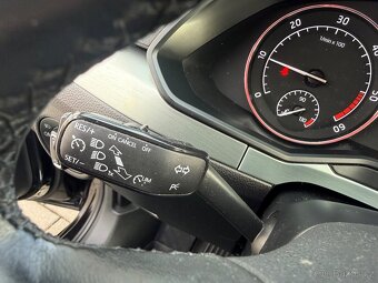 Škoda SUPERB 2.0 TDi 4x4 MANUÁL NAVI SENZORY TEMPOMAT - 10
