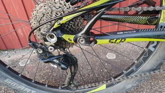 celoodpružené Cube karbon - 10