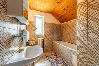 Prodej rodinného domu s dvěma bytovými jednotkami 3+1, 280 m - 10