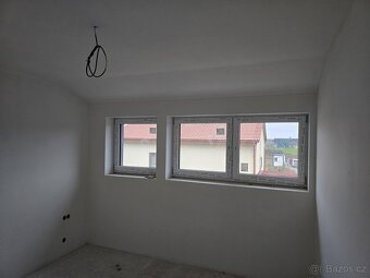 Prodej rodinného domu 150 m2, 5+kk, pozemek 400 m2, v obci D - 10