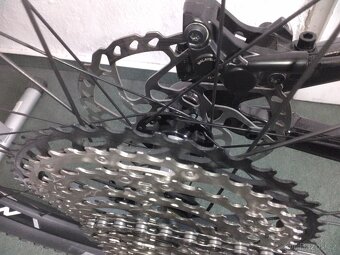 GT Sensor Carbon 2024 - 10