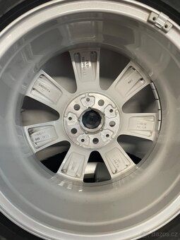5x112 R17 7,5J ET52 + 225/55 R17 Pirelli - 10