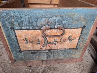 Starožitná dřevěná truhla - 10