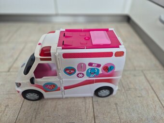 Nabízím Barbie letadlo a sanitku - 10