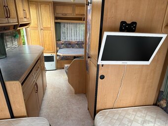 Prodám karavan hobby 495 UL . EL POJEZD,  ODDĚLENÉ POSTELE - 10