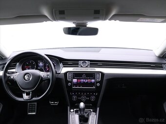 Volkswagen Passat 2,0 TDI 140kW DSG R-line (2015) - 10
