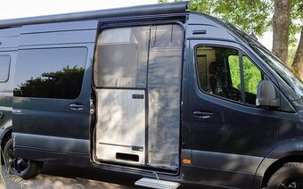 Obytný vůz Mercedes-Benz Sprinter 319 CDI (2023) - 10