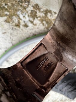Prodám Alu kola s pneu - 10