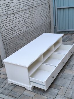 Prodám TV stolek IKEA Liatorp - 10