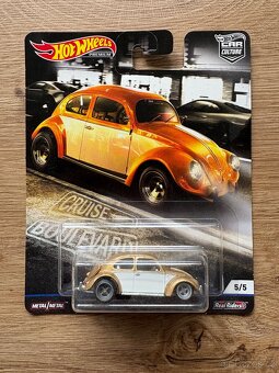 Hot wheels - 10