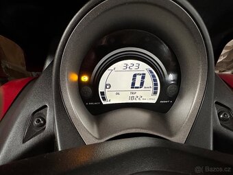 YAMAHA 125 MMAX skútr - 10