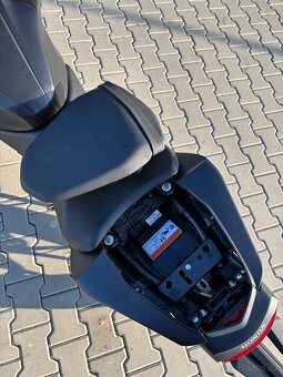 Honda CB125r - 9720km - 10