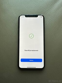 iPhone XS 64Gb Gold - 10