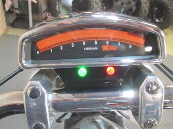 Suzuki Intruder M 1800 R - 10