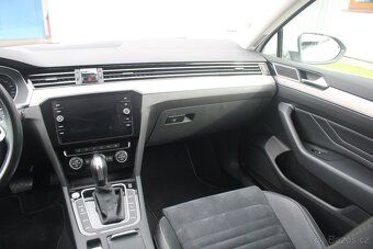 VW Passat Kombi 2.0TDi 140kW DSG Elegance 02/2020+LED+Kamera - 10