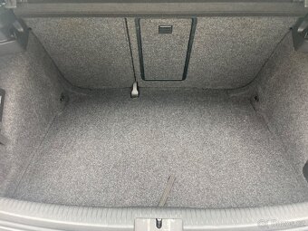 Volkswagen Golf 6 2.0 TDI Top stav - 10