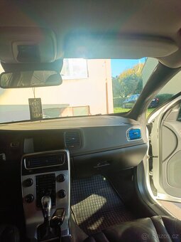 Volvo V60 D5 R-desing - 10