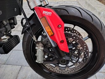 Ducati Hypermotard 939 - 10