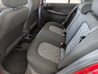 ŠKODA FABIA 1.2HTP 40kW 2005 POUZE 111TKM - 10