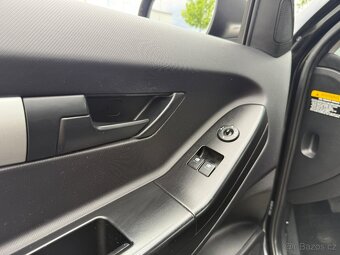 Na predaj krásna KIA Proceed 1.6 CRDi Coupe - 10