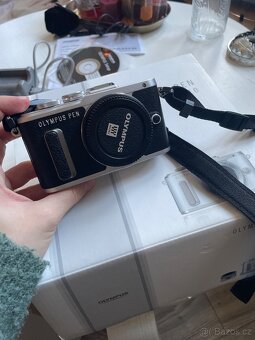 Olympus PEN E-PL 8 kompletní balení - 10