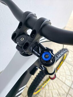 Downhill kolo Canyon Sender CF 9.0 Team Carbon 2018 27.5" - 10