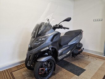 Piaggio MP3 530 hpe zpátečka kamera 10/2022 nové pneu - 10