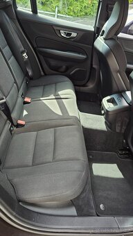 Volvo V60 B4 2.0 Cross Country, 1.majitel 2021, TOP stav - 10