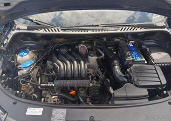 Volkswagen Touran 2.0i CNG, Klima, Tempomat cng + benzín - 10