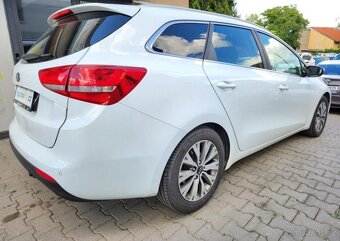 Kia Cee´d 1.6-NAVI-KAMERA-TOP VÝBAVA - 10