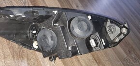 Přední světla Ford Fiesta MK8 H1BB-13W029-CE H1BB-13W030-CE - 10