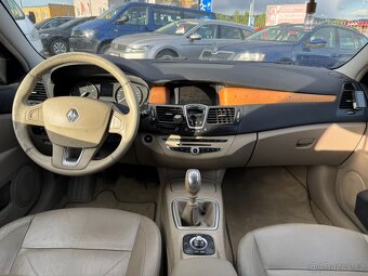 Renault Laguna 2,0 DCI 127 KW INITIALE - 10