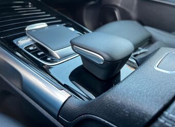 Mercedes GLB220d 2021 7míst 140Kw - 10