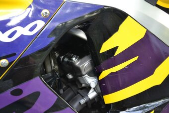 Honda CBR 900RR Fireblade SC33 - 10