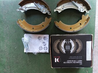 Brzdové čelisti Knott - 10