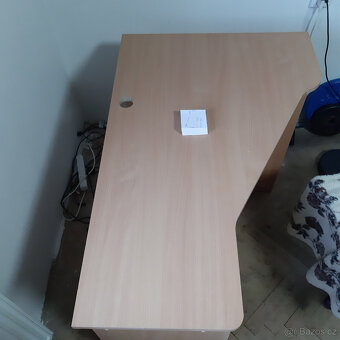 Prodám rohový počítačový stůl - 10