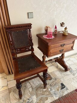 Starožitný nábytek - 10