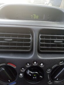 Suzuki Ignis 1.3 i 16 V 61 kW - 10