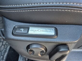 Volkswagen Passat B8 Alltrack 2.0 TDI 140kW DSG 4motion - 10