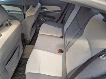 Chevrolet Cruze 1.6 benzin - nové ČR - 3 maj. - 10