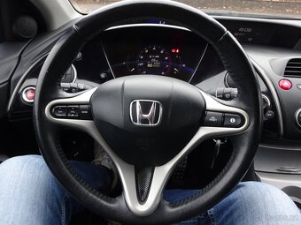 Honda Civic 1.4 r.v.2006 (61 kw) stk:6/2025 - 10