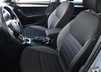 Škoda Octavia 1,6TDI DSG NAVI CARPLAY - 10